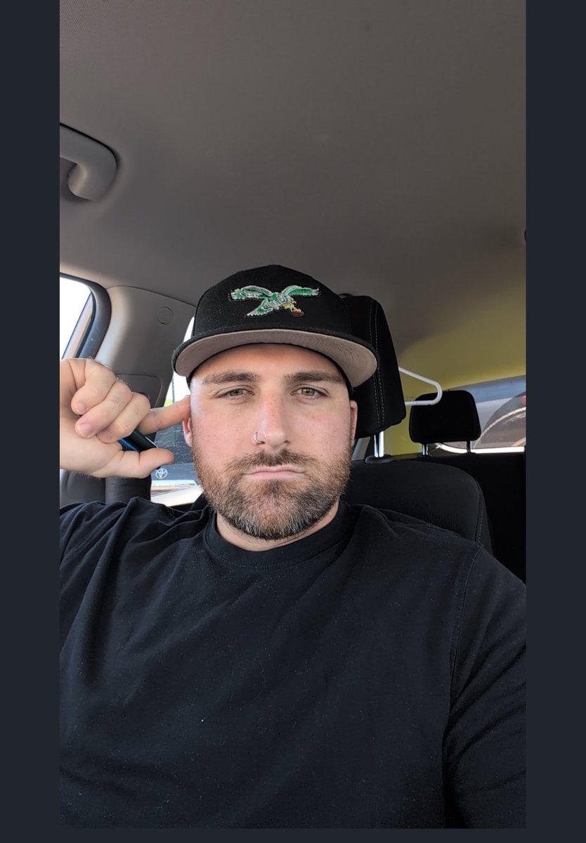 ChrisyourGod's tweet photo. Watching me spend your money hits different #findomDOM #master #cashmaster https://t.co/o3W4K46WUr