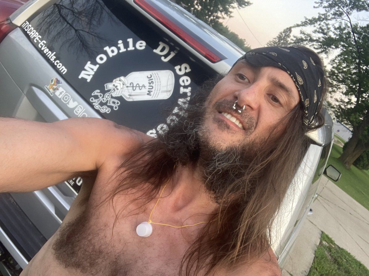 iOWAjuana's tweet image. Hey @trvisXX can iKeep a booking offer for you in my back pocket in exchange for a trade deal for some of my iOWAKUSH to perform the song Antidote on top of my #NEWTRUCK  for me incase the government &amp;amp; or bad aliens don&apos;t stop fucking with me