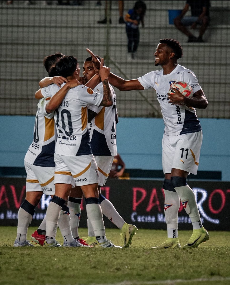 Liga de Quito arrasó a Independiente del valle, empató. Orense generando muy poco, le ganó. Delfín lo dominó pegándole hasta 3 veces al palo, pero LDU goleó 0-4.

El fútbol con sus lógicas algo inexplicables.