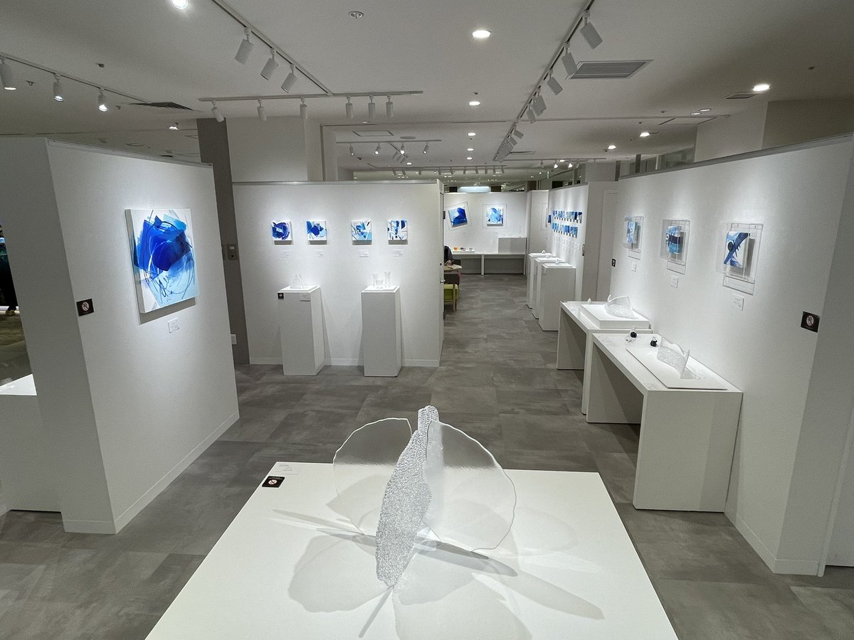 【本日6日目】

銀ソーダ 作品展「share the world -共有-」
Akiko Takagi Glass Solo Exhibition「光を纏う」

7月2日 (水) 〜 7月15日 (火)　
10:00〜20:00（最終日17時迄）
大丸梅田店11階 ART GALLERY UMEDA
抽象画とガラス作品の展示販売。

オンライン販売 7/15 17時迄
daimaru.co.jp/umedamise/artg…