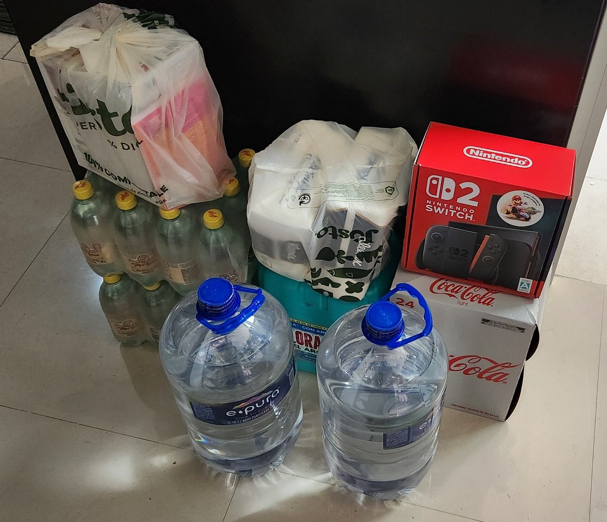Asi se ven 17,500 pesos de despensa... la inflación esta terrible...