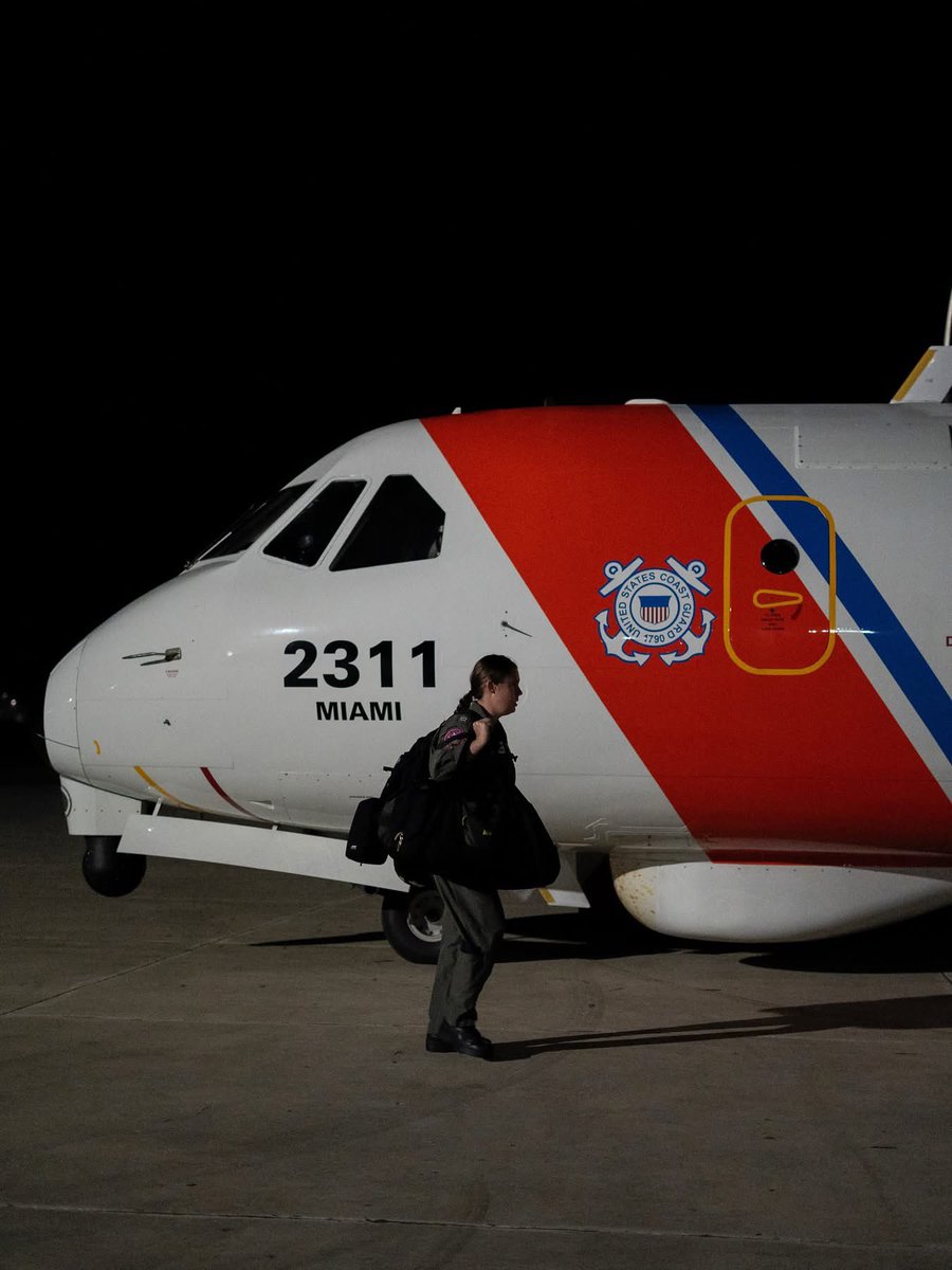 USCGSoutheast's tweet image. Our hearts are with all those affected by the ongoing tragedy in Central Texas.
In times of crisis, the strength of our service lies in our unity and unwavering commitment to those we serve.
📸PA3 Shirzad
#USCG #americasfirstresponders #valuetonation
@USCGLANTAREA
@USCG