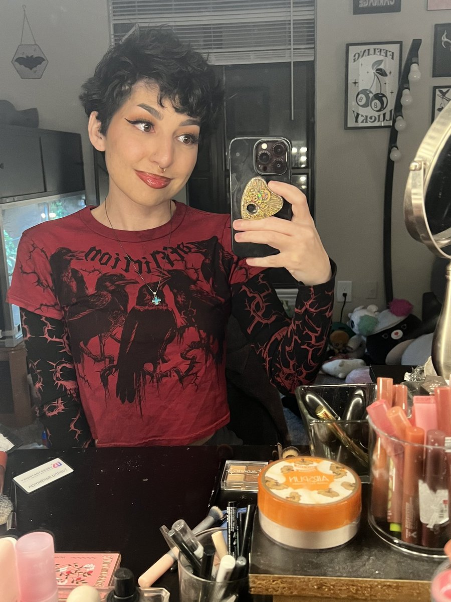 Woah…I’m streaming again twitch.tv/sailortabbycat