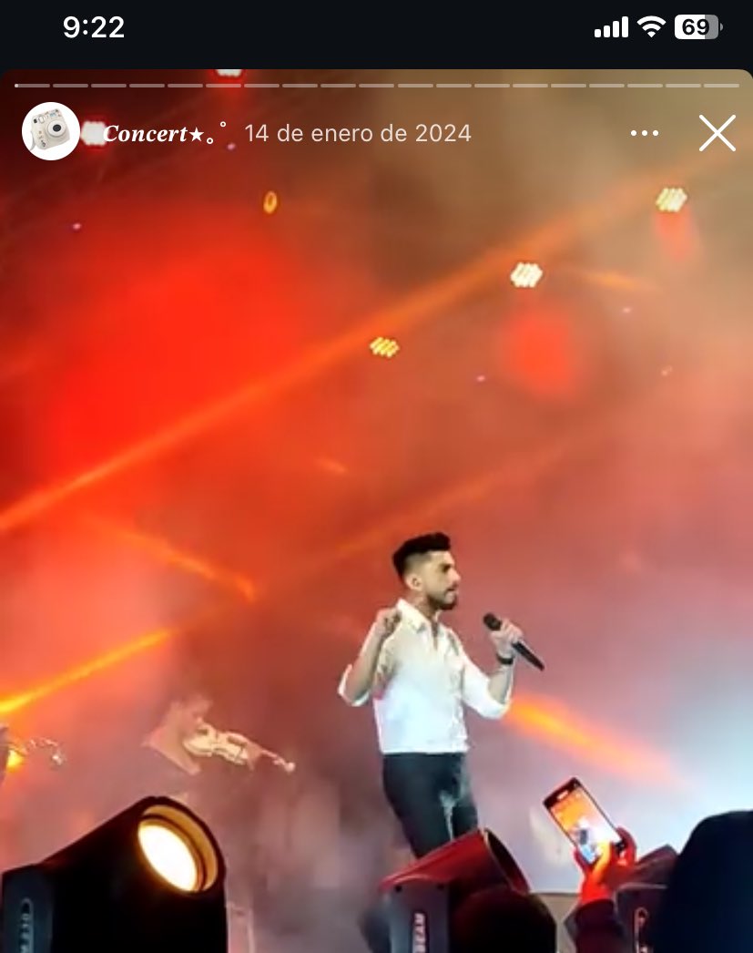 imaginaldisq's tweet photo. cuando tienen destacada de conciertos y el primer video es uno de noche de brujas https://t.co/T01yX9zeYj