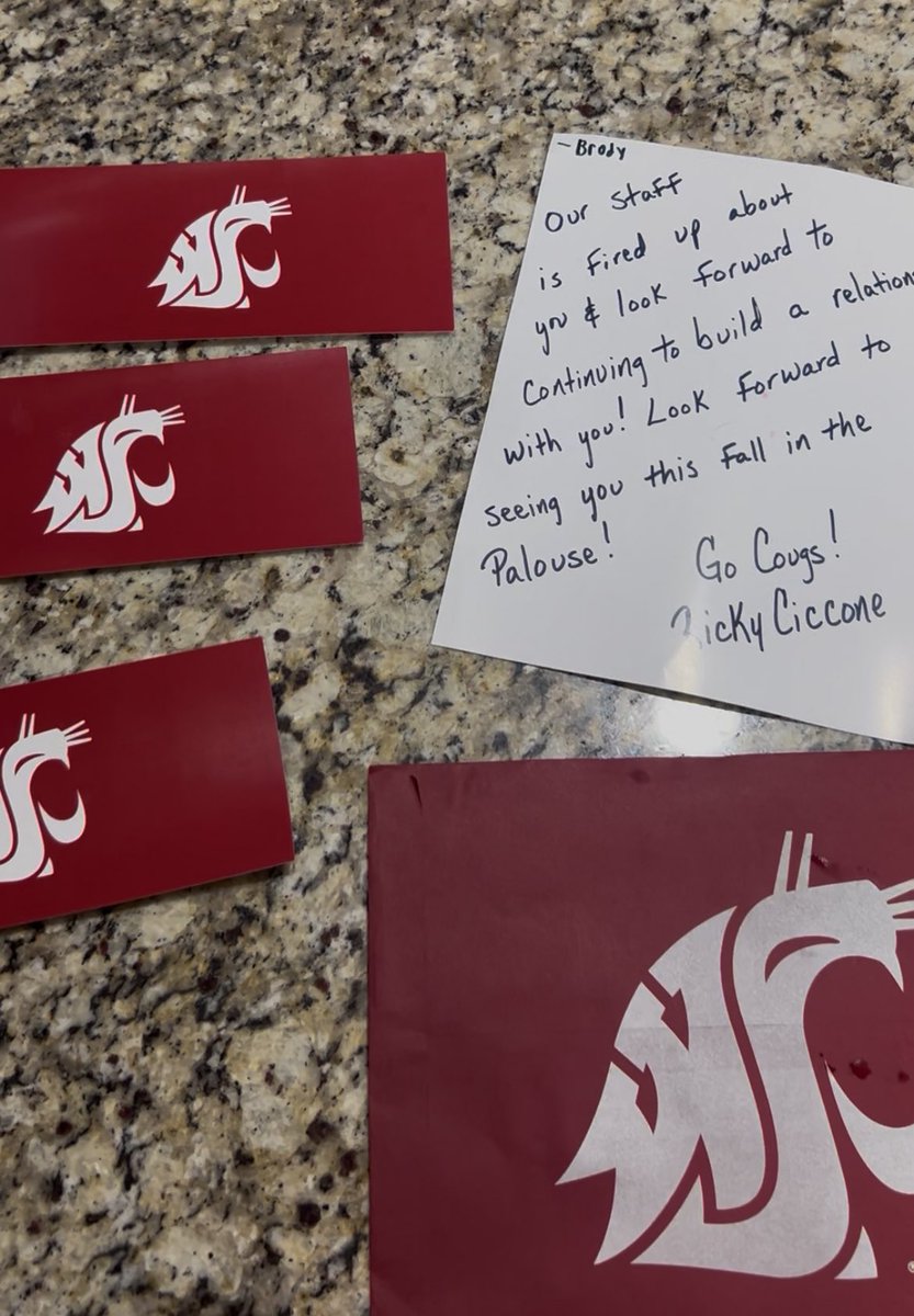 Thank you <a href="/wattup_alex/">Alex Self ☀️</a> and <a href="/WSUCougarFB/">Washington State Football</a> for the mail! #GoCougs