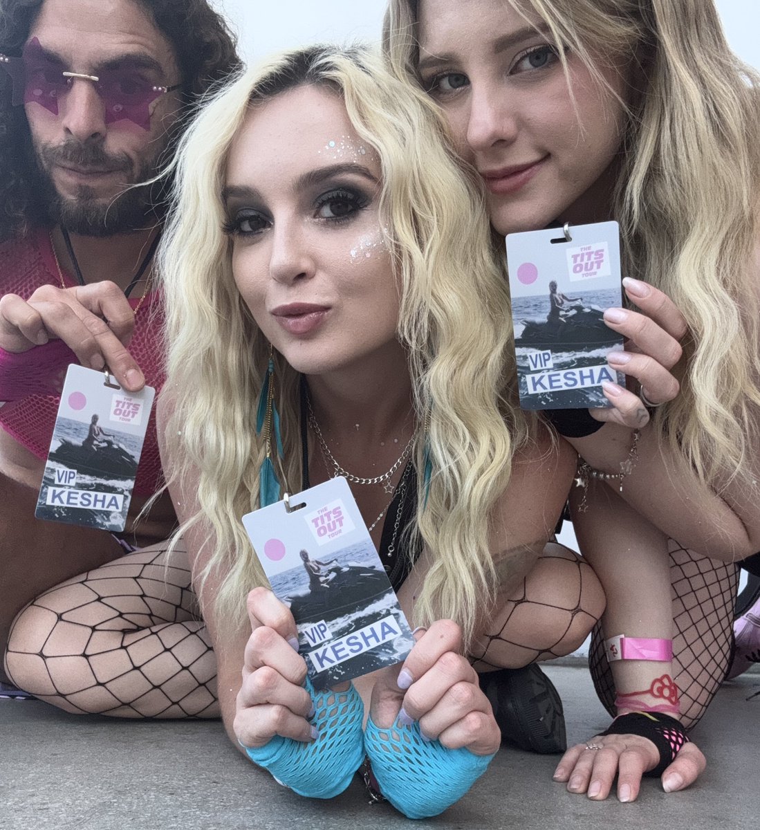 The <a href="/KeshaRose/">kesha</a> concert last night was incredible. I laughed, I cried, I danced. I’m obsessed!! <a href="/MelodyMarksxxx/">Melody</a>