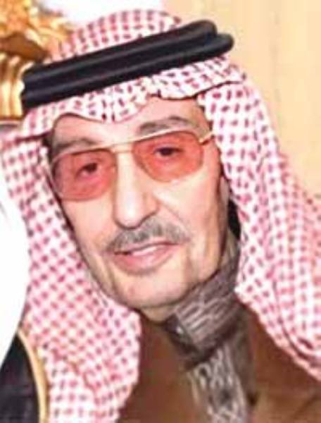 في مثل هذا اليوم(7/7)  من عام 2020م غادر دنيا الفناء إلى دار البقاء صاحب السمو الملكي الأمير خالد بن سعود بن عبدالعزيز آل سعود والذي لا يزال حيا في قلوب الأوفياء نسأل الله أن يتغمده بواسع رحمته

#خالد_بن_سعود_بن_عبدالعزيز
#ذكري_وفاة_الأمير_خالد_بن_سعود