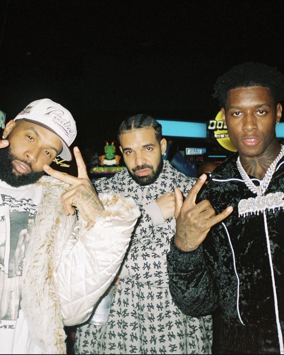 reallobj's tweet image. Back in LA, yeah