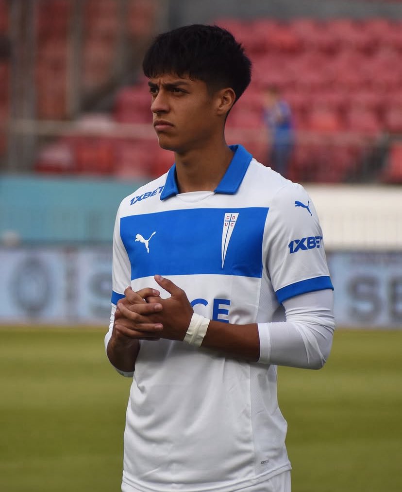 marcelismo26's tweet image. impresionante lo de Seba Arancibia, el mejor jugador de la UC hoy 👏👏👏