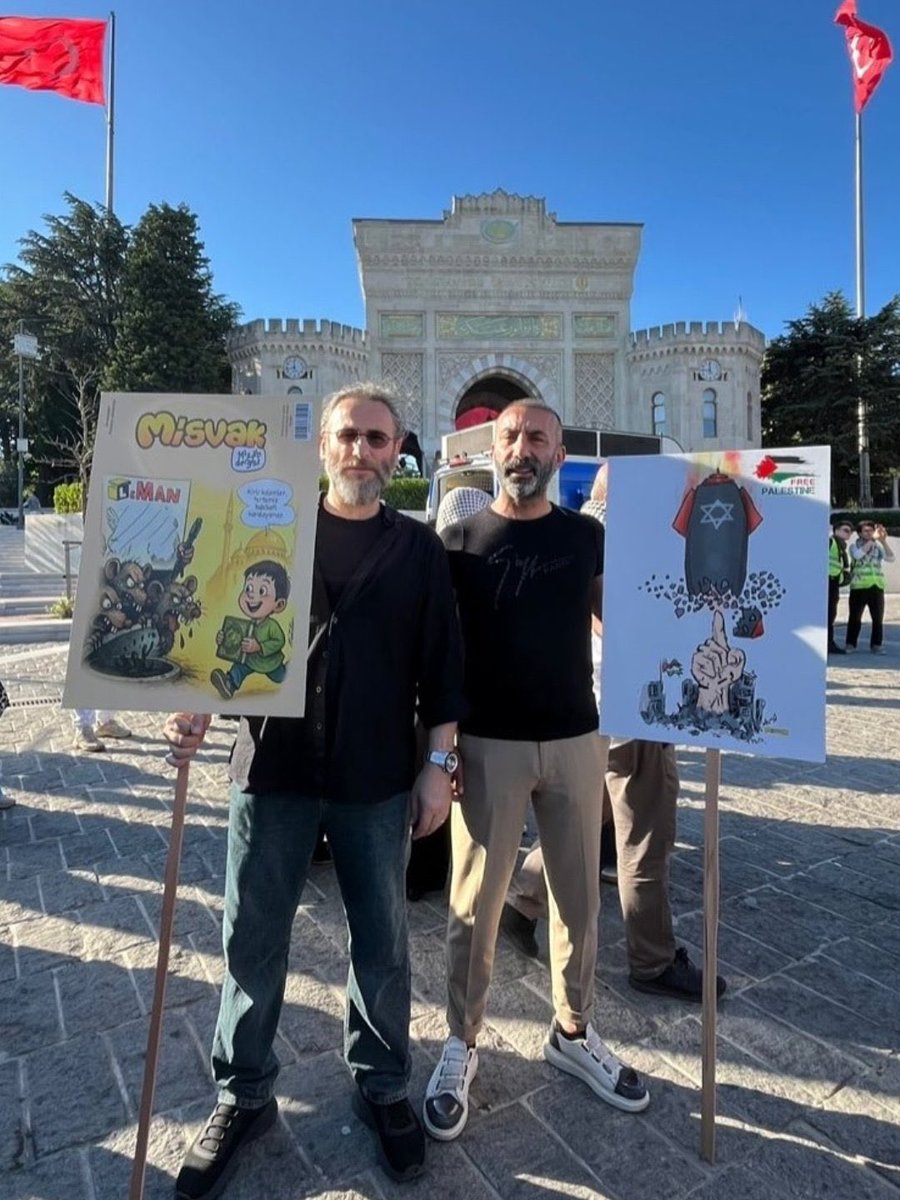 Sanatçı dediğin böyle olur
<a href="/AliNuriTurkoglu/">Ali Nuri Türkoğlu 🇹🇷</a> <a href="/metinyildizca/">Metin Yıldız</a> 🤲🏻🤲🏻🤲🏻