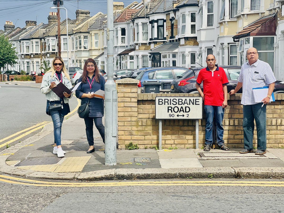 SaimaBd's tweet image. A bit of rain, a bit of sun and plenty of community spirit! 
Great joint doorstep session with Ilford Town &amp;amp; Newbury @redbridgelabour councillors today.  

Had real conversations on the local issues that matter most &amp;amp; got strong support for the improvement work we’re doing.
