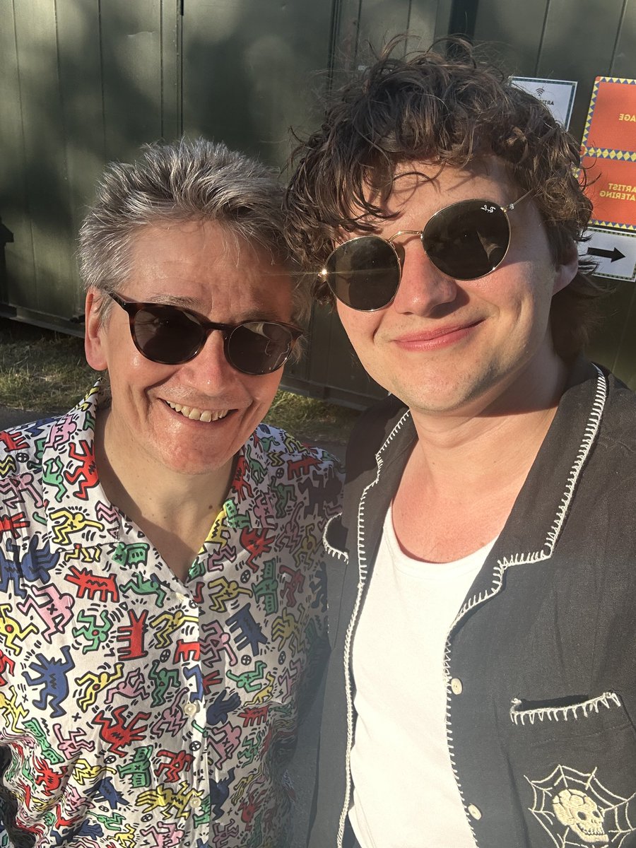 FinnForster1's tweet image. Look who I bumped into at Finsbury Park.
Always good to see you @JohnKennedy 🎶🙌