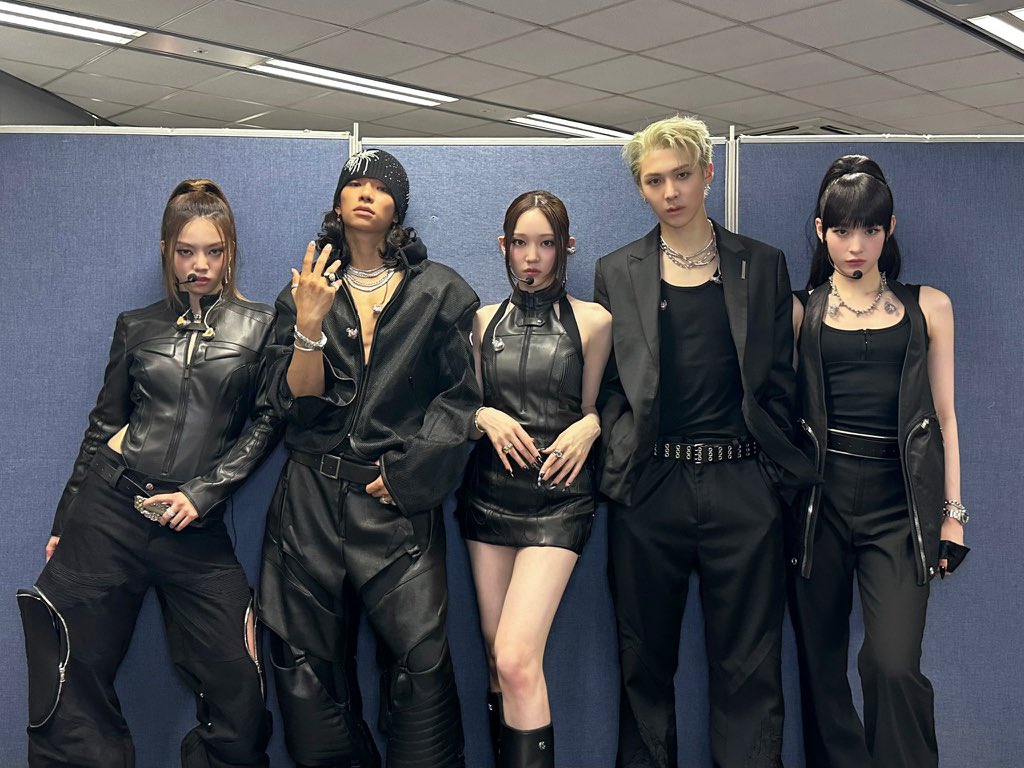 ATTENTION ‼️ 
We are making an #ALLDAYPROJECT groupchat! We can use this groupchat to share updates, pictures, voting groups, streaming and more! 
   How to get in: 
- reply/rt 
- following us 
- be respectful 
- no talking about other kpop groups