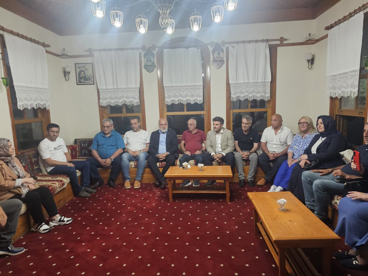 akkadinkadikoy's tweet photo. AK Parti Kadın Kolları olarak, İlçe Başkanımız Ahmet Öztürk Başkanlığında,tüm teşkilatımızla beraber  Muharrem Ayına özel , Merdivenköy Şahkulu Dergâhına ziyarette bulunduk. https://t.co/07Y9kQfVmR