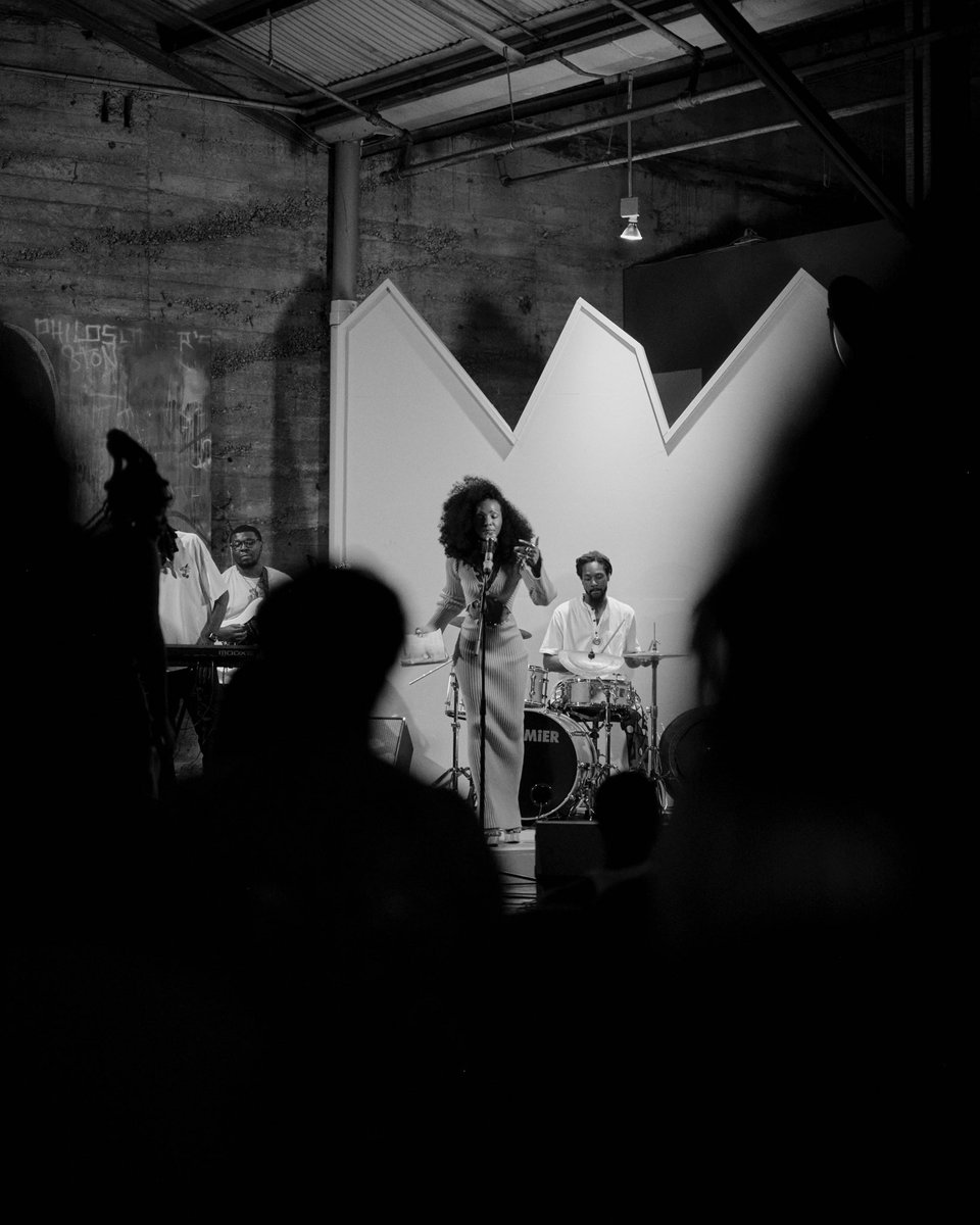 Hosted a Sonic Lounge in NOLA for Essence Weekend at Studio Be. Packed House. thank you to all the artists that came to the mic!  #IndieButMajor x #EternalSeeds