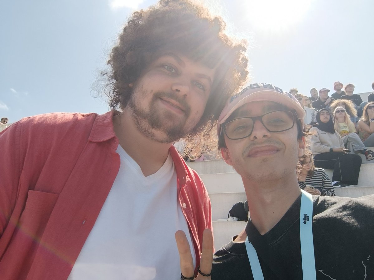 i forgot clown face revealed and i never posted our selfie that we took at the lewis football match