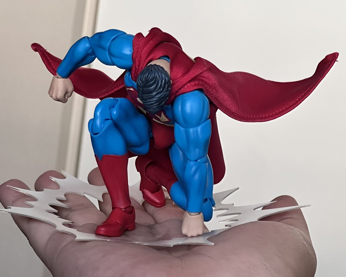 lethalcollector's tweet image. Day 1 of Posing Every #Superman Figure I Have: MAFEX HUSH Superman