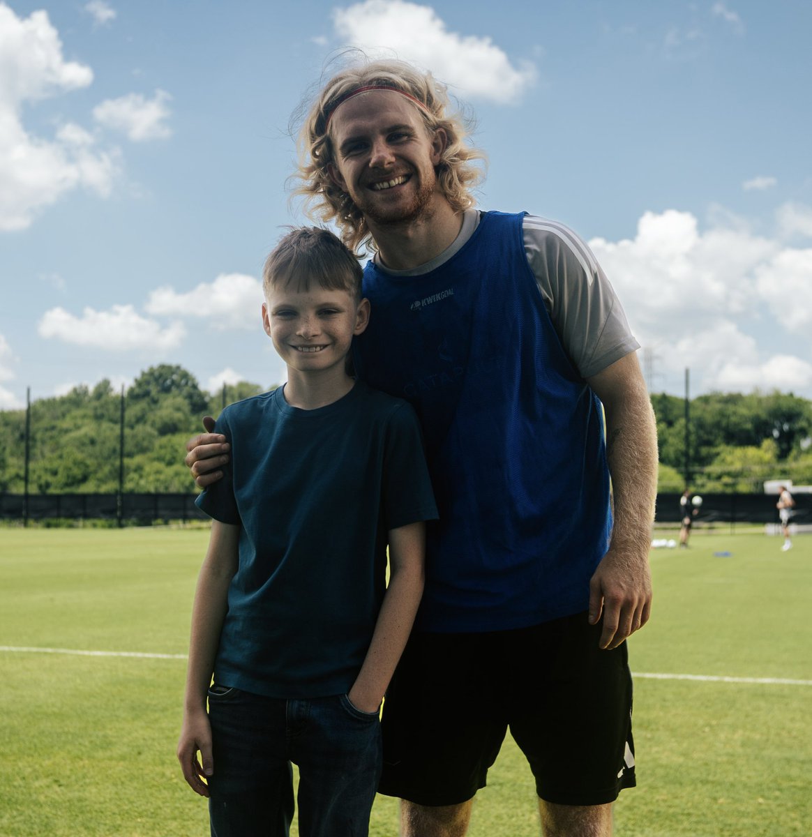 SenojChops's tweet photo. Just a few days before the @NashvilleSC, I got to meet the team. The match was amazing and I had a blast cheering on another Pokémon fan, Eddi! His favorite Pokémon is Raquaza. He playing an incredible game. Nearly lost my voice from screaming. https://t.co/K71cFQXI9p