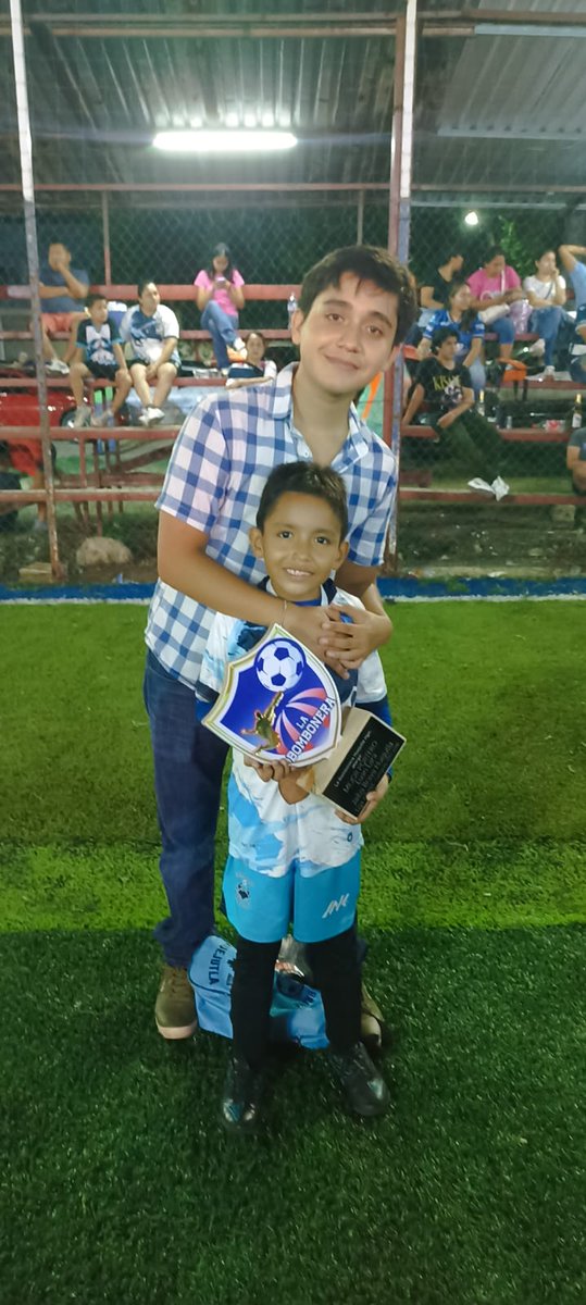 dredc83's tweet photo. Mejor portero #PabloTorito https://t.co/8PQv8KL5VP