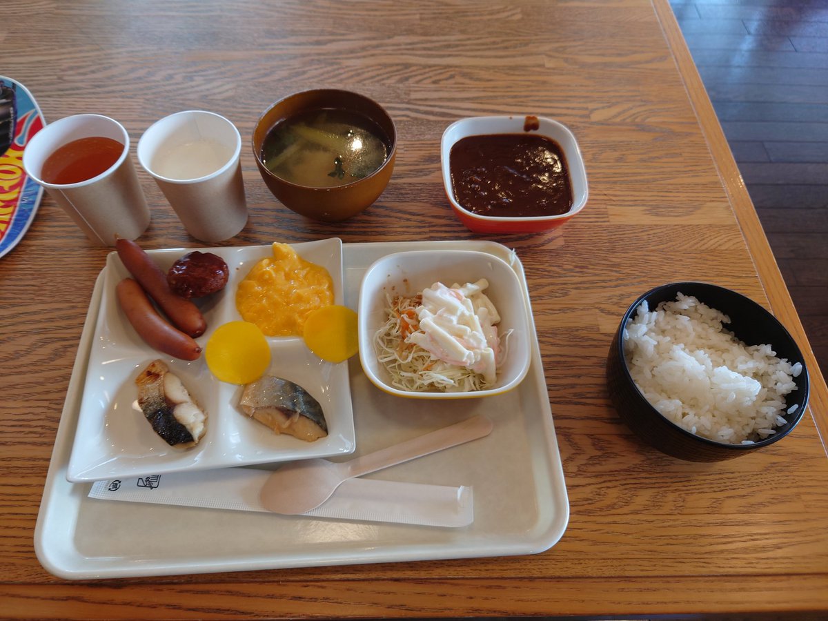 おはようございます☺さて朝ごはんは質素に（笑）