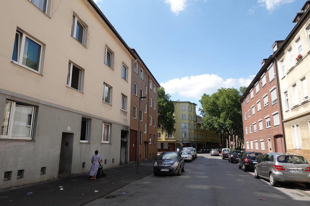 🔴Im Ruhrpott zeigen sich die Folgen eines deutschlandweiten Problems besonders deutlich: Kriminelle Strukturen nutzen Sozialsysteme systematisch aus. Vielerorts fühlen sich Anwohner alleingelassen. Meine Kollegen waren vor Ort. Hier die große Recherche: welt.de/politik/deutsc…