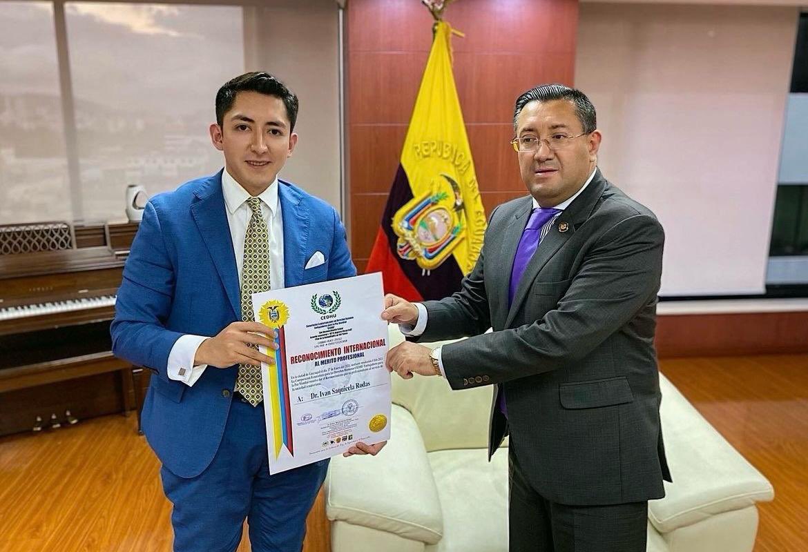 PrisSchettini's tweet image. 🚨El tiempo nos da la razón, el Juez Felipe Córdova ayudó a la ex Fiscal #DianaSalazar a sentenciar a #FreddyCarrión siendo INOCENTE

En Julio del 2024,me AMENAZARON por DENUNCIAR que Michael Hernández acusado en el caso Plaga era el OPERADOR ($$) del ex Presidente de la