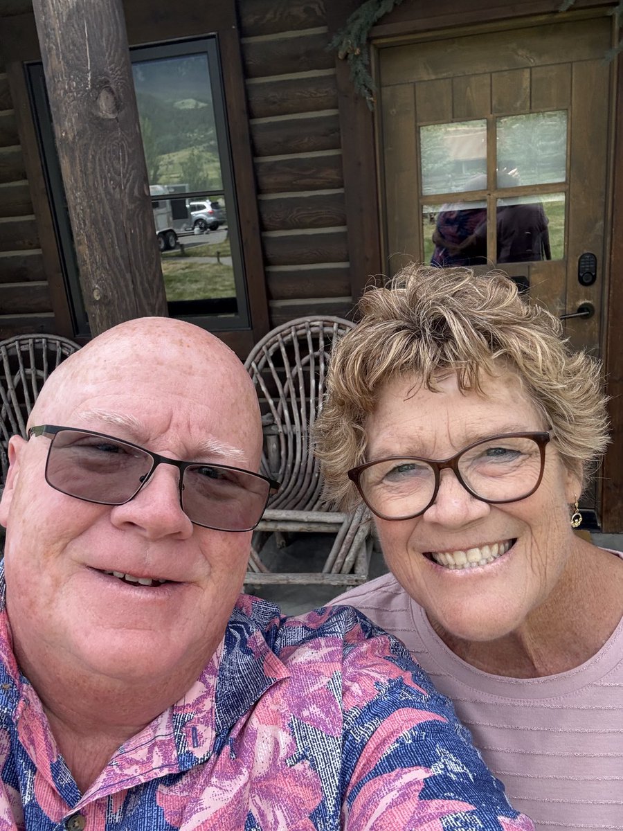 Happy 40th Anniversary🥂🎉❤️ @lauriecav85