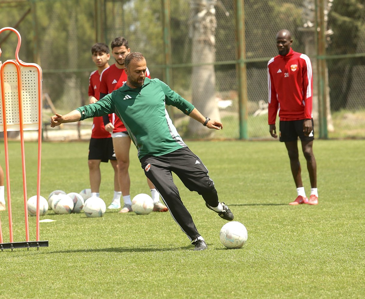 Büyük ADANASPOR LULAR günümüz kutlu olsun