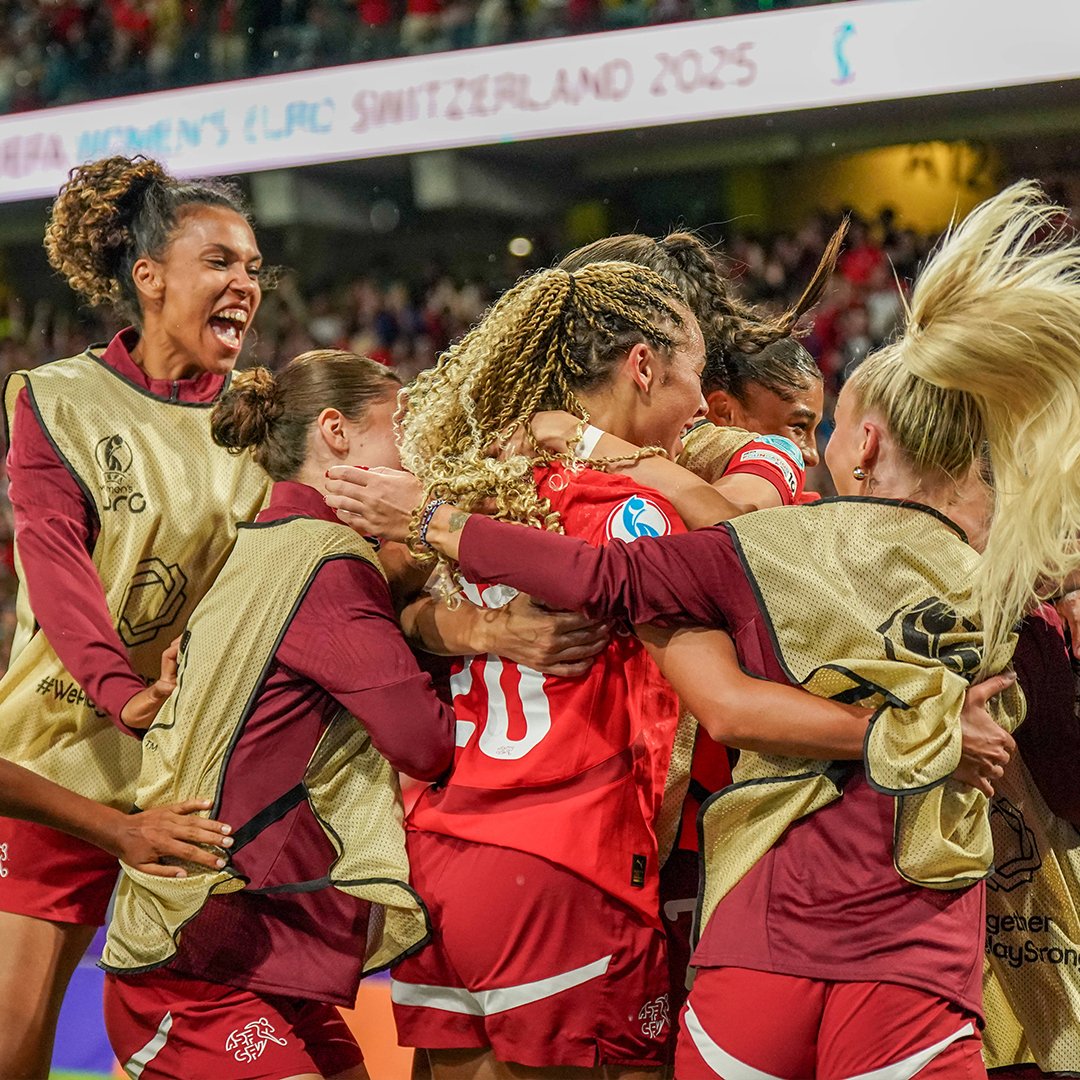 ffussballmag's tweet photo. 🇨🇭⚽ Die Schweizer Frauen-Nati schlägt Island mit 2:0 und feiert den ersten Sieg bei der Heim-EM! 🔥
⚽ Géraldine Reuteler bricht den Bann (76.)
⚽ Alayah Pilgrim macht den Sack zu (90.)
30'000 Fans im Wankdorf - was für eine Stimmung! 🎉
#FrauenFussball #EURO2025 https://t.co/NIAYukiLOD