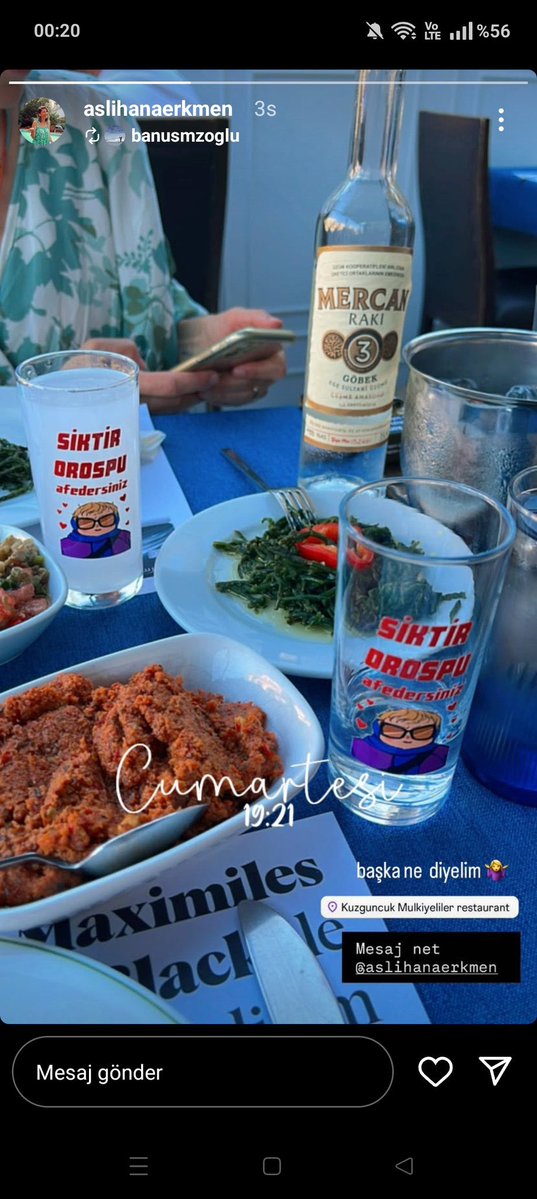 medyamuhtari's tweet photo. 🔴Kuzguncuk'ta Mülkiyeliler Restaurant'ta kullanılan bardaklarda AK Partili Kadınlara “ si..r o…u” diye küfür eden kadının fotoğrafları kullanılıyor

Bu işletmeye çalışma izni veren belediyeler kılını kıpırdatmaz.

Sayın @TC_istanbul, @gul_davut bu işletmeye gereğini yapacak mı? https://t.co/cPYXPaCF7q