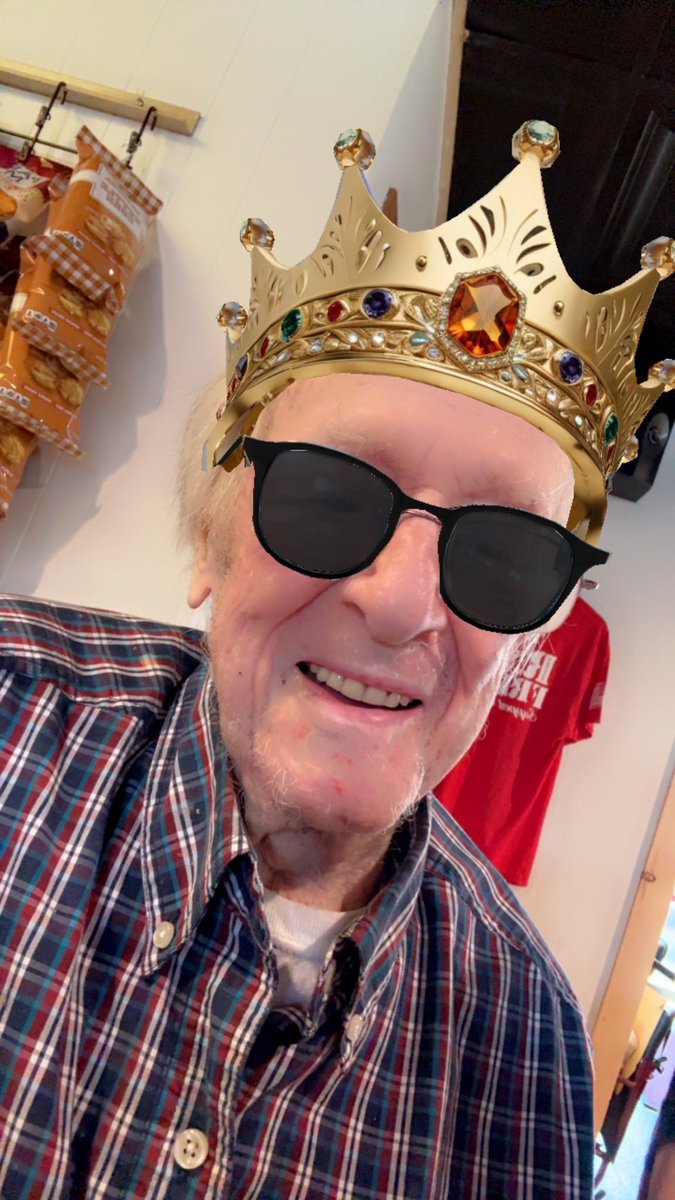 Speaking of special birthdays, we’re wishing a Happy Belated 95th to the one and only Charlie Ritts! 🧨🎂👑