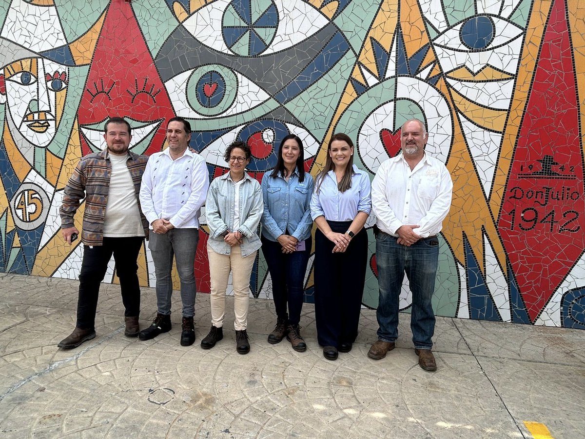 camaratequilera's tweet photo. Agradecemos a la Secretaría de Turismo por visitar la región de los Altos de Jalisco, donde también se encuentran importantes destilerías de Tequila. Esta visita refuerza la unidad entre las y los tequileros de toda la entidad, juntos la grandeza de nuestra bebida nacional. #CNIT https://t.co/jM5AApLmHJ