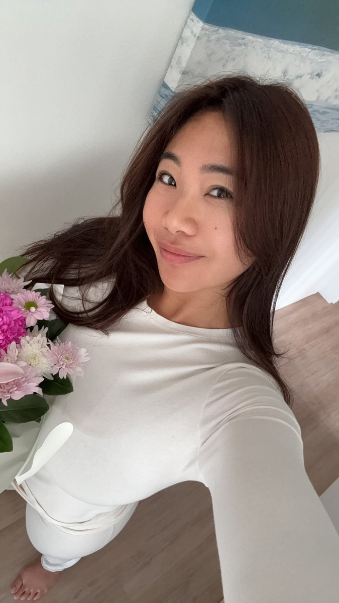 here are your flowers 💐
