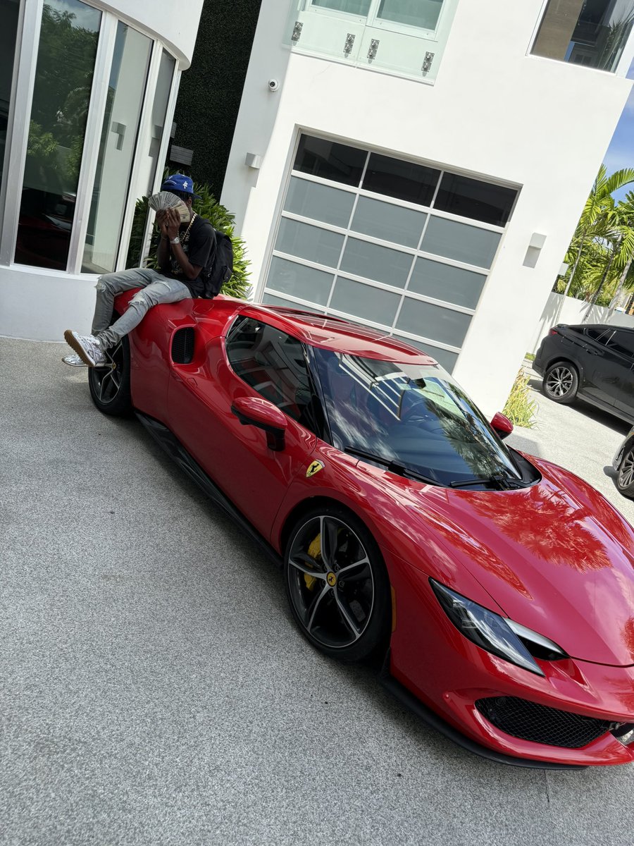 I Been Swangin⚔️, Swervin Sippin Syrup 🍼Fuckin Up My Liver 🫀