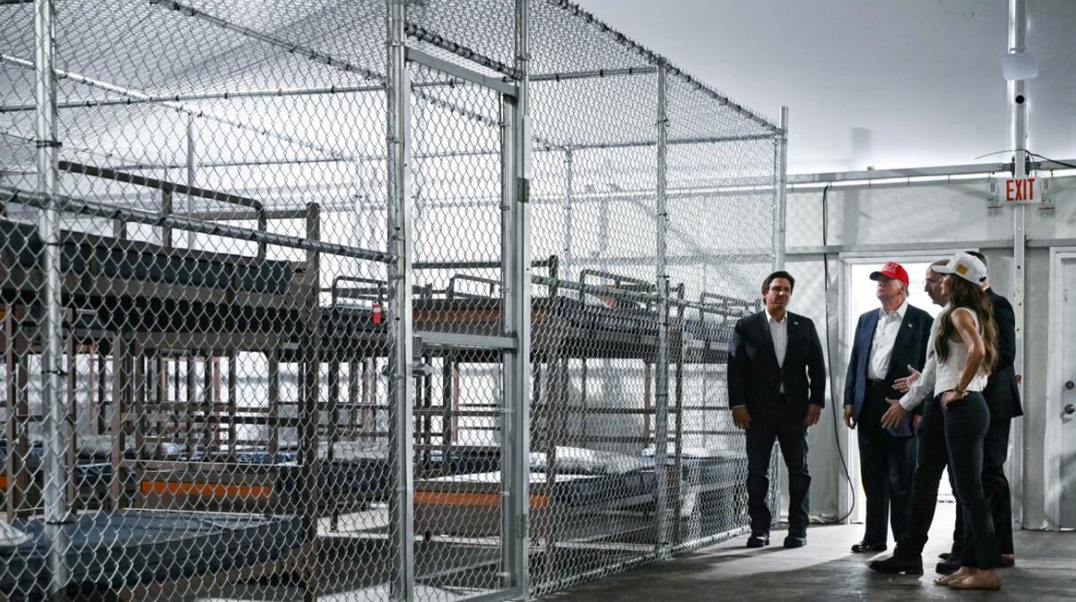 MadeInTheUSANJ's tweet photo. Our 8th Amendment bans ‘cruel &amp; unusual punishments.’
Yet migrants held at Trump’s ‘Alligator Alcatraz’—livestock tents amid gator‑infested swamps, no judicial review, deportations fast‑tracked—endure conditions designed to terrify. This is unconstitutional!#8thAmendment https://t.co/LTvoFS4Gxq