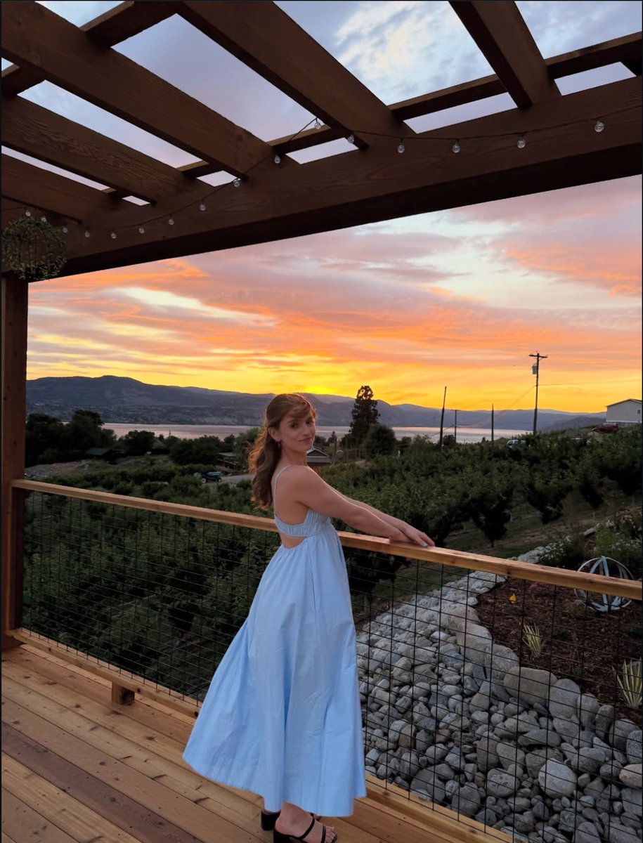 burgessthinker's tweet photo. the most beautiful girl in the world https://t.co/0KsCBtO95l