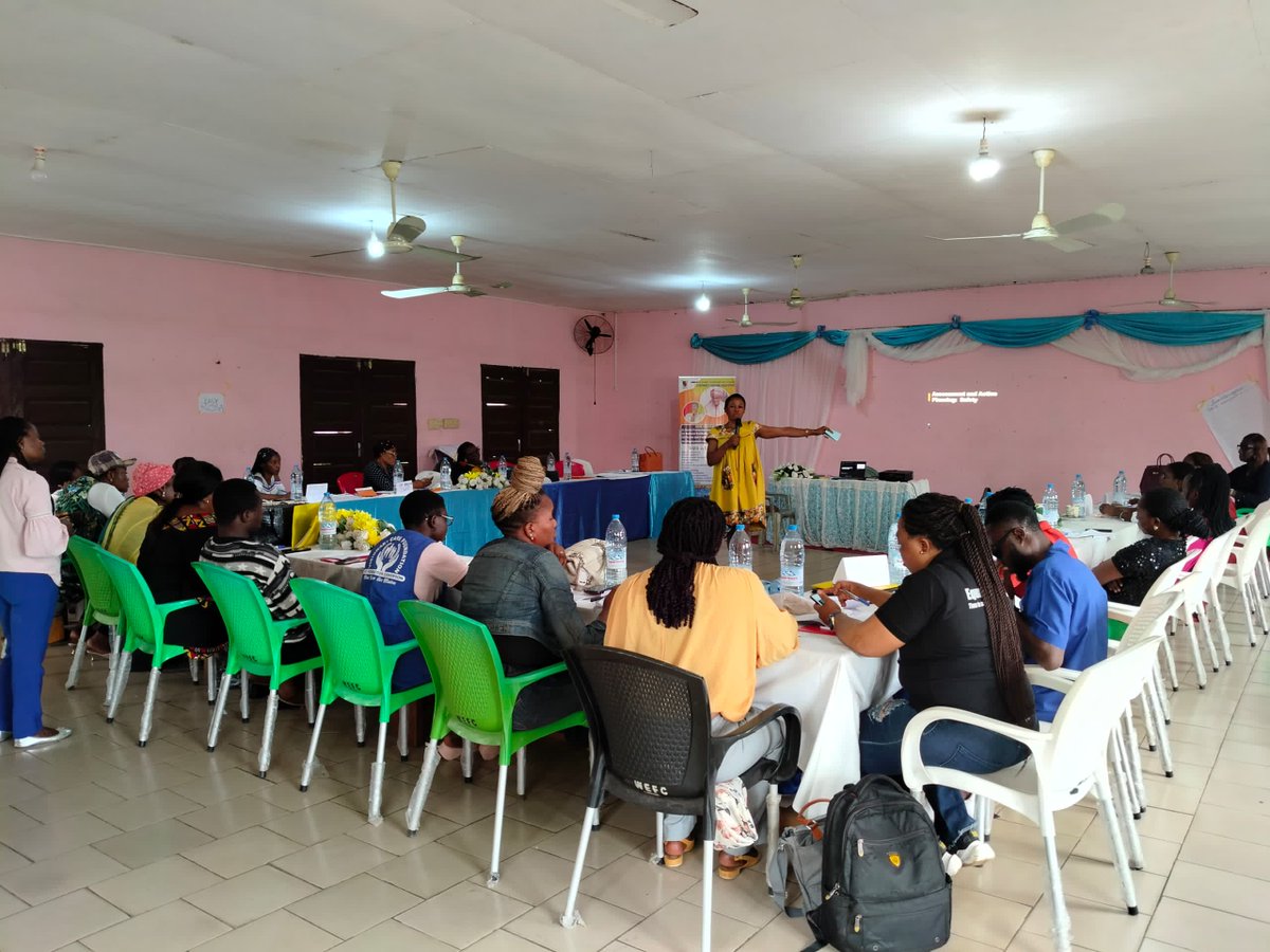 vcfoundation6's tweet photo. 🛡️Strengthening Protection 4 Child Survivors🛡️
VCF Cameroon’s Protection Officer Elmadine joined a UNICEF-MINPROFF training on caring for child sexual abuse survivors, gaining skills to protect and support children in underserved areas. Together, we’re working to end child abuse. https://t.co/8GPm2fyFNC