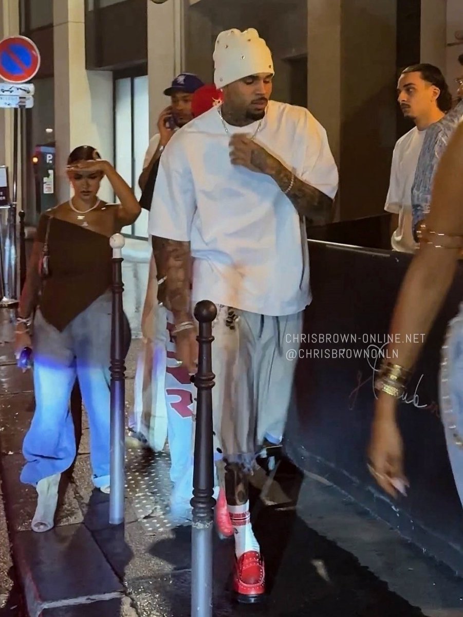 ClockNBreezyTV's tweet image. Chris Brown in Paris🇫🇷