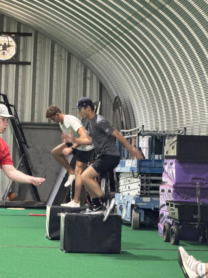 JSnow2027's tweet image. Finished up the Elite Pitchers Camp @TXBaseballRanch Learned a lot about my body and myself as a pitcher. Staying on an extra few days to kick-start my success. Can't wait to get to work tomorrow with the coaches on my personalized plan to help me reach my goals!