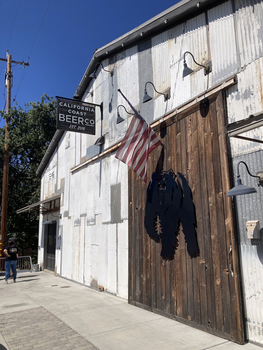 VegasAdjacent's tweet photo. Spending the week out in #SLOCal (Paso Robles, Templeton, Cambria) has been amazing. Great food, chill vibe, beautiful views and just the right amount of weird. https://t.co/6WheMyUfLS