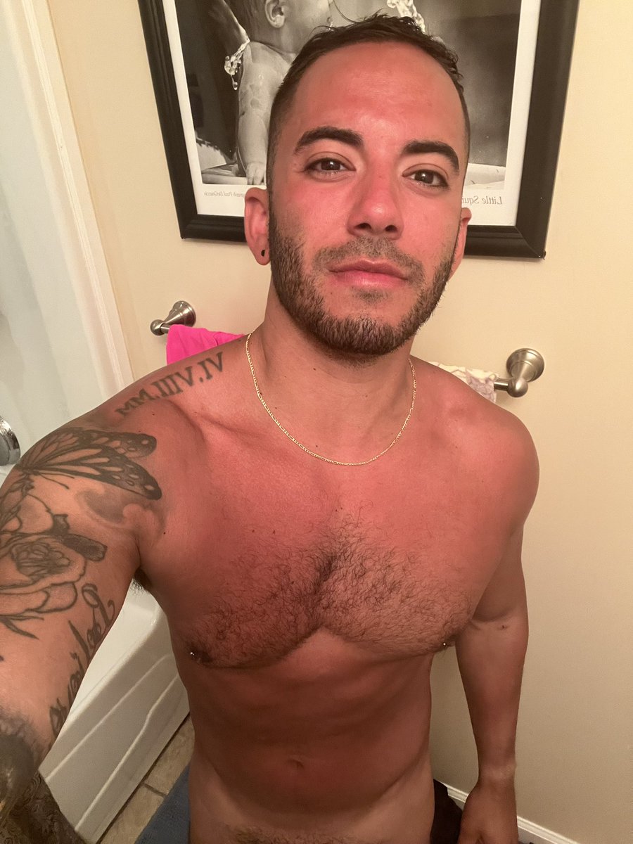 Anyone else love tan lines?
•
Show off yours in the comments