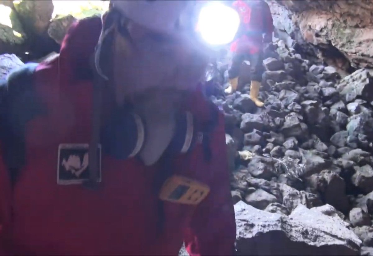 MAĞARA VE METAN POLEMİĞİ HAKKINDA...
Terör örgütü pkk'ya yönelik operasyonlar sırasında beş askerimizin şehit olduğunu öğrendim. Bir kez daha hem ocaklara, hem yüreklerimize ateş düştü.
Yapılan açıklamaya göre 19 asker metandan etkilenmiş, beşi maalesef kurtulamamış. 
1993