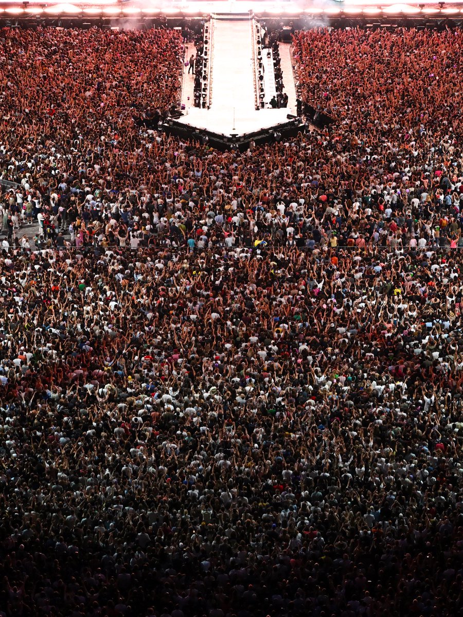 StadeFrance's tweet photo. What incredible concerts : @Imaginedragons at Stade de France with a double crowd of 80,000 fans ❤️‍🔥🐉

Thank you all. It was magical! 

#ImagineDragons #StadeDeFrance https://t.co/6GHvs87wKr