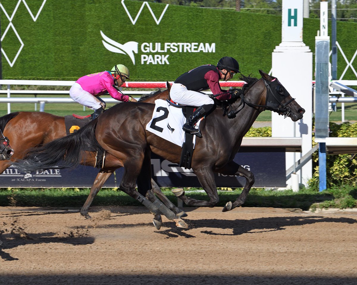 Flatter Fanatic holds on to score in the finale, <a href="/LPanici/">Luca Panici</a> in the saddle for trainer <a href="/hlynnsm/">Heather Smullen</a>. #GulfstreamPark #RoyalPalmMeet