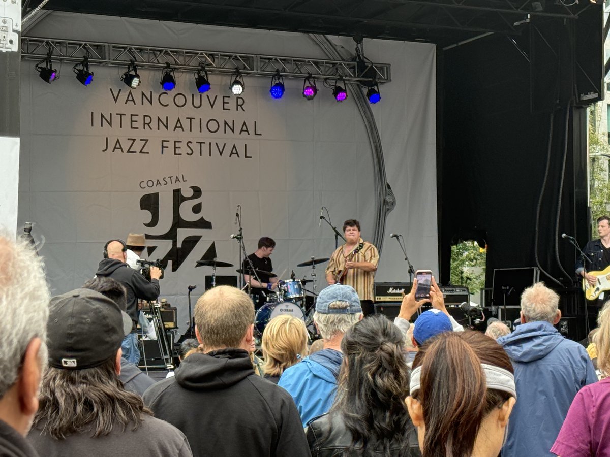 paulsanderson's tweet image. Forgot to post these before. Vancouver International Jazz Festival downtown, June 22, 2025. @coastaljazz 🙂🎷🎶 #jazz #music
More (26 photos): icloud.com/sharedalbum/#B…