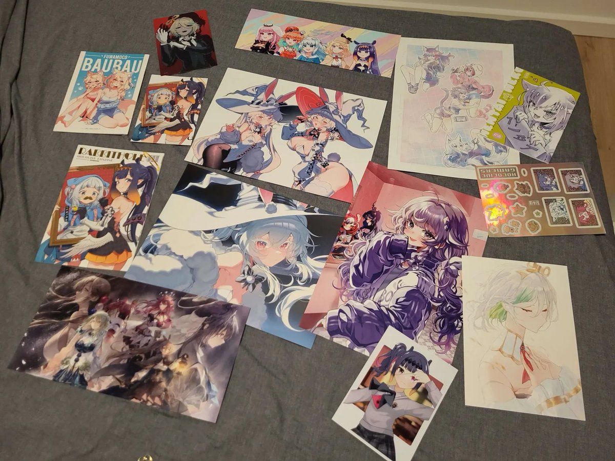 Shifumi95's tweet image. Final loot of Japan Expo 2025, big thanks to the @japexvtuberally and all the artists participating, @savisavichan for bringing the bnnuies to france and the hololive fans (mostly) from europe who came and were amazing and so kind❤️