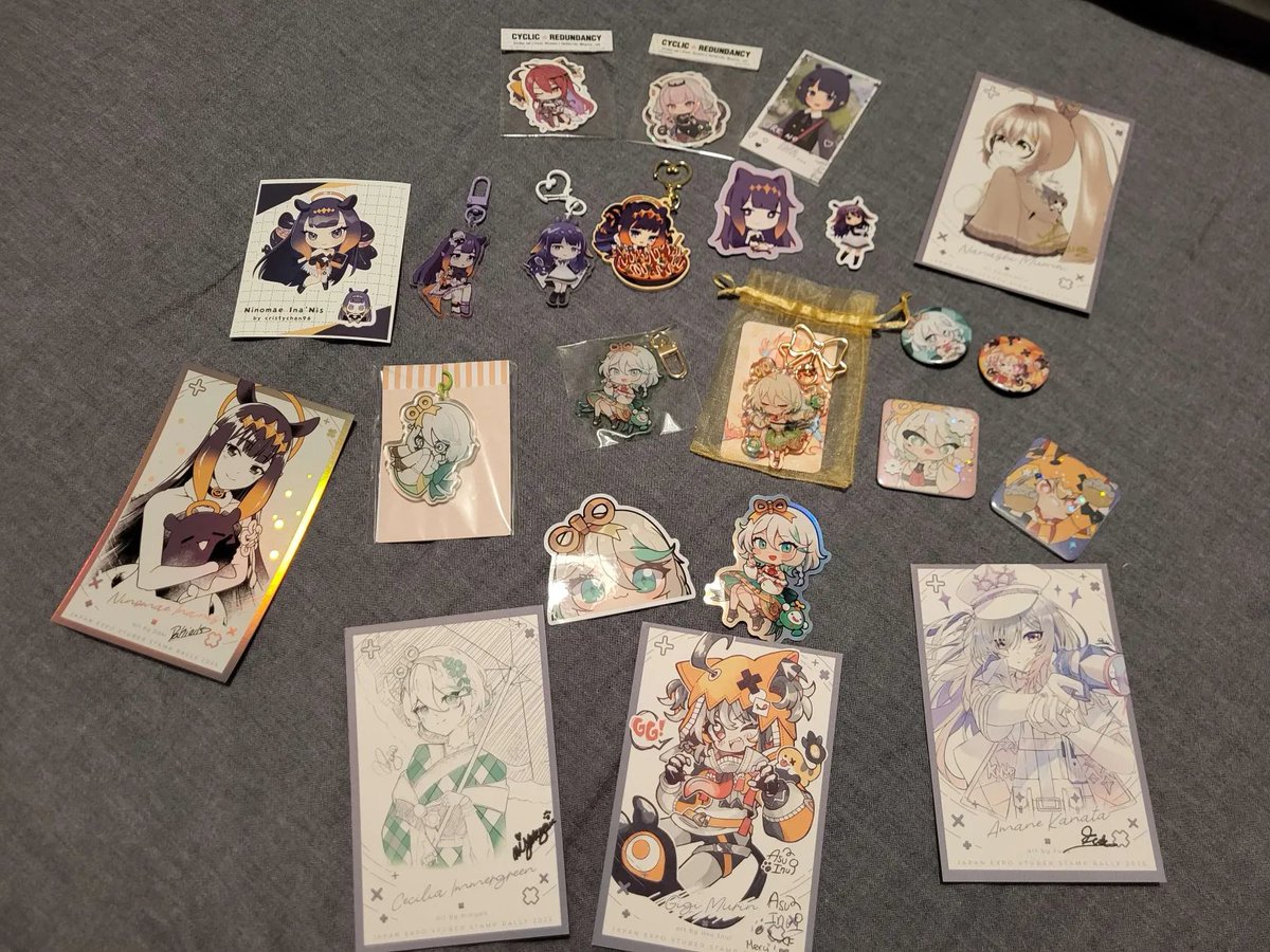 Shifumi95's tweet image. Final loot of Japan Expo 2025, big thanks to the @japexvtuberally and all the artists participating, @savisavichan for bringing the bnnuies to france and the hololive fans (mostly) from europe who came and were amazing and so kind❤️