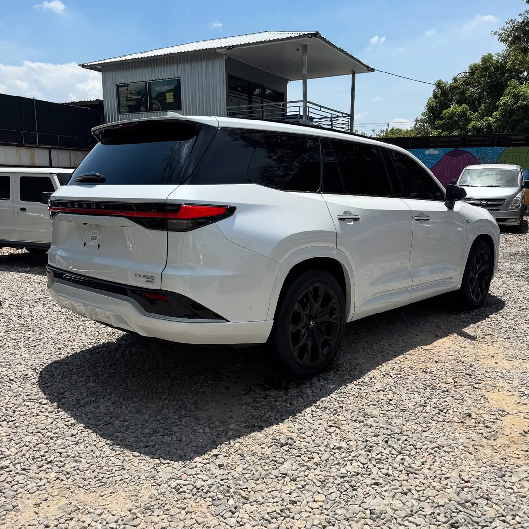 nocarcontext's tweet image. LEXUS TX-350 🤍🤍