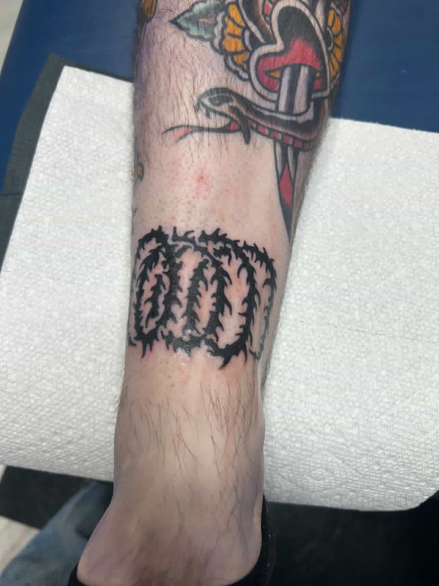 suplopa's tweet image. put cartwheel on the leg cause that album rips