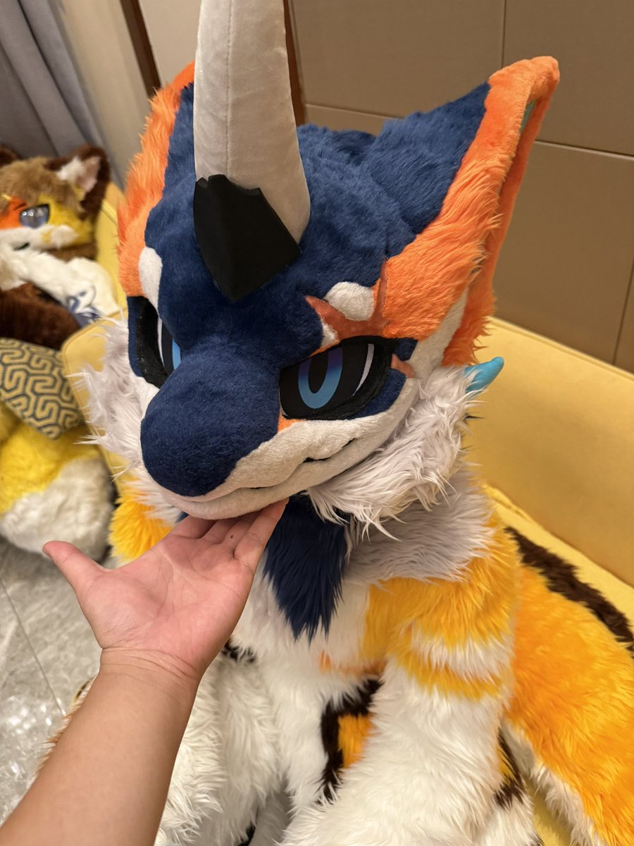 UncleFlameEX's tweet image. 👅
借小伙伴身体代出一下～
#furry #fursuit #FursuitEveryday